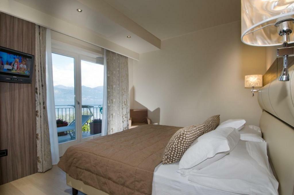 Hotel Miralago San Zeno di Montagna Extérieur photo